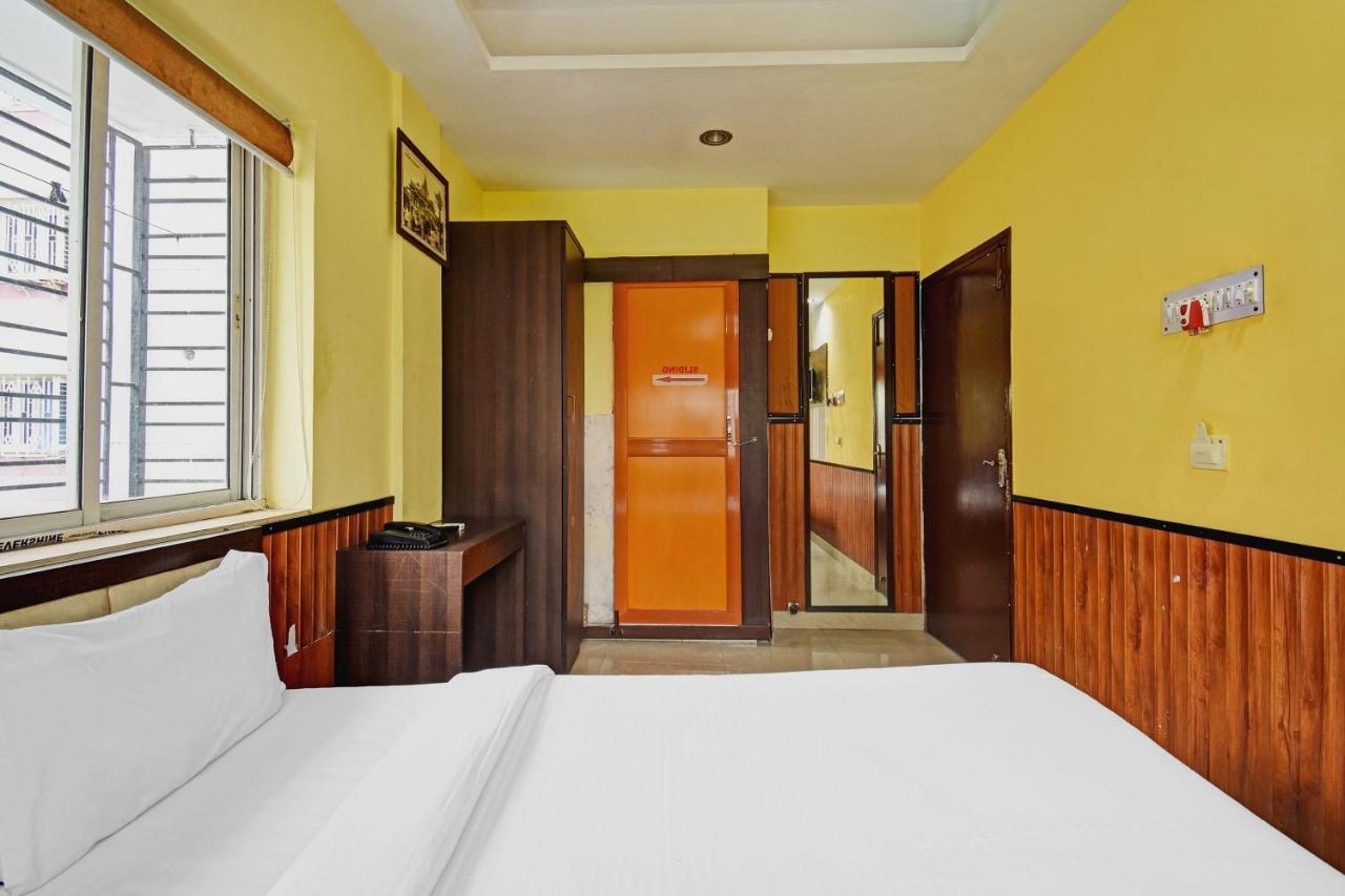 Flagship Hotel Eden Kolkata Bagian luar foto