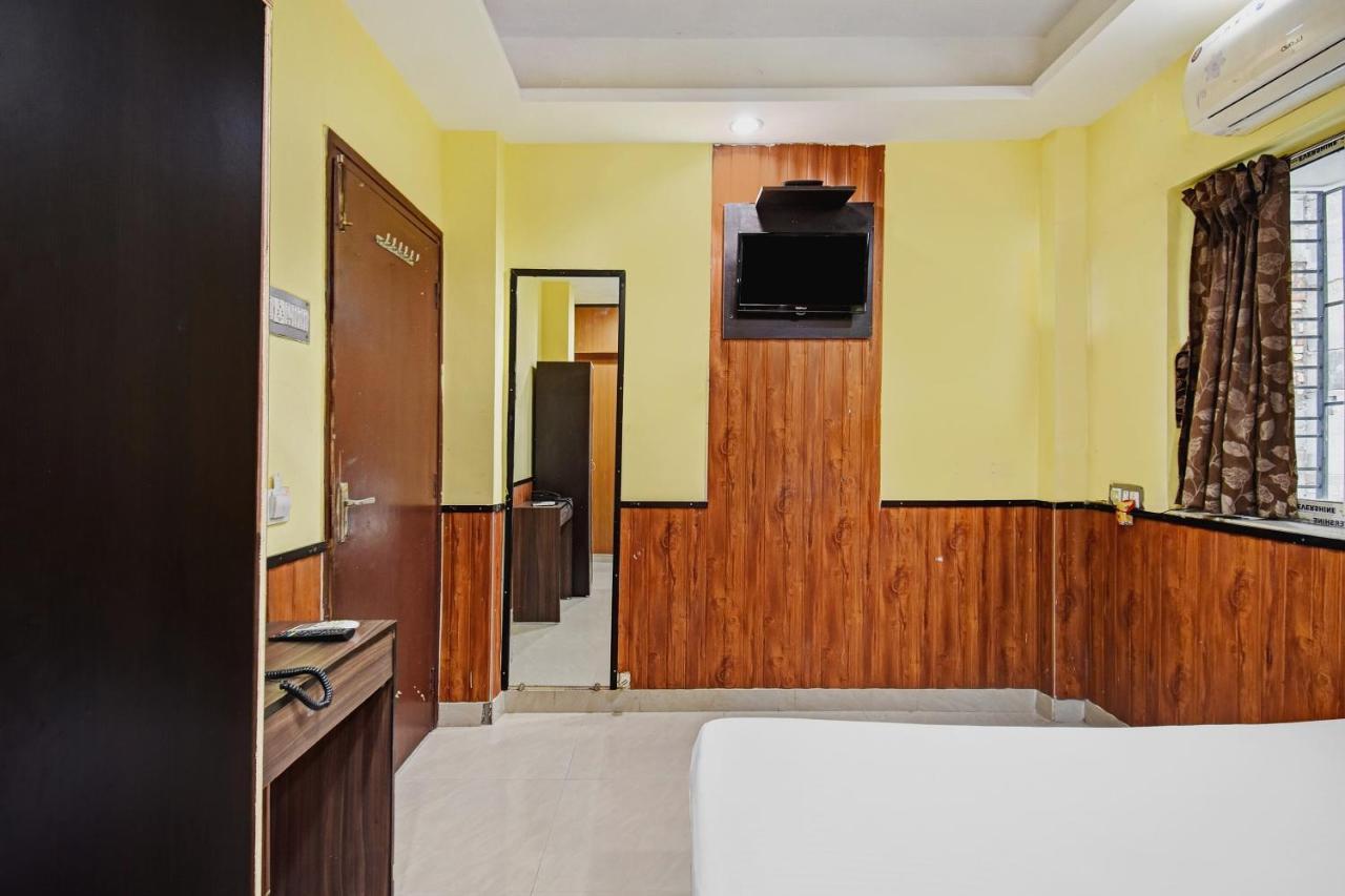 Flagship Hotel Eden Kolkata Bagian luar foto