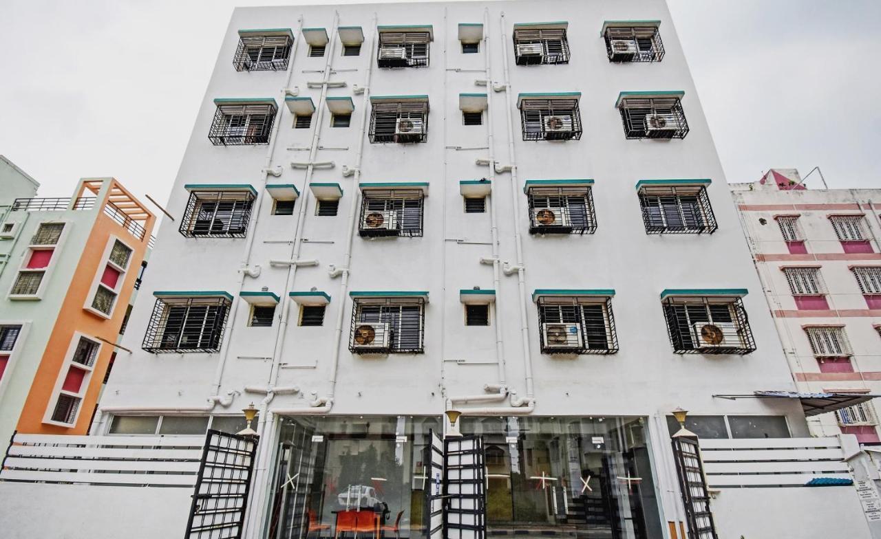 Flagship Hotel Eden Kolkata Bagian luar foto