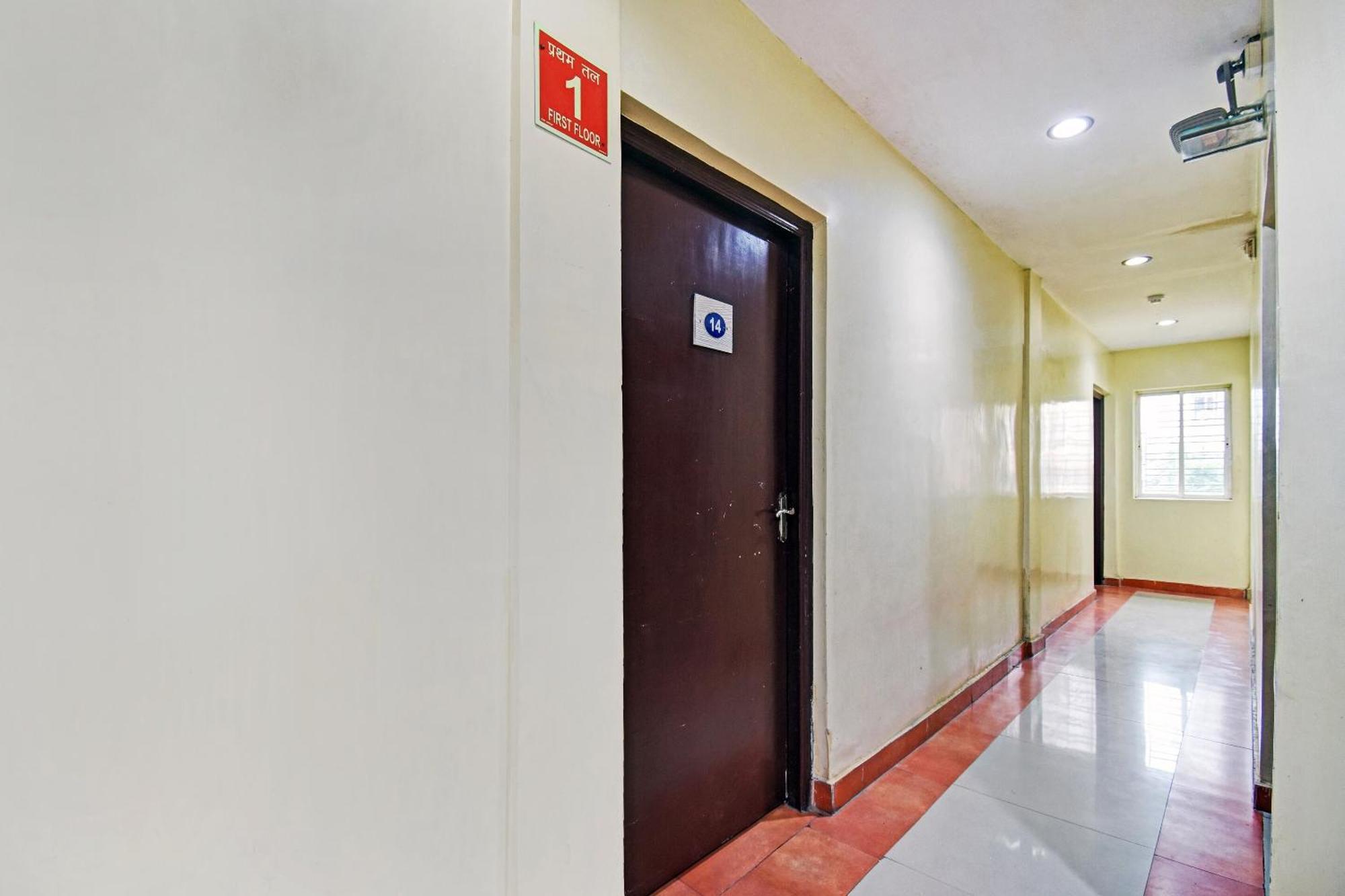 Flagship Hotel Eden Kolkata Bagian luar foto
